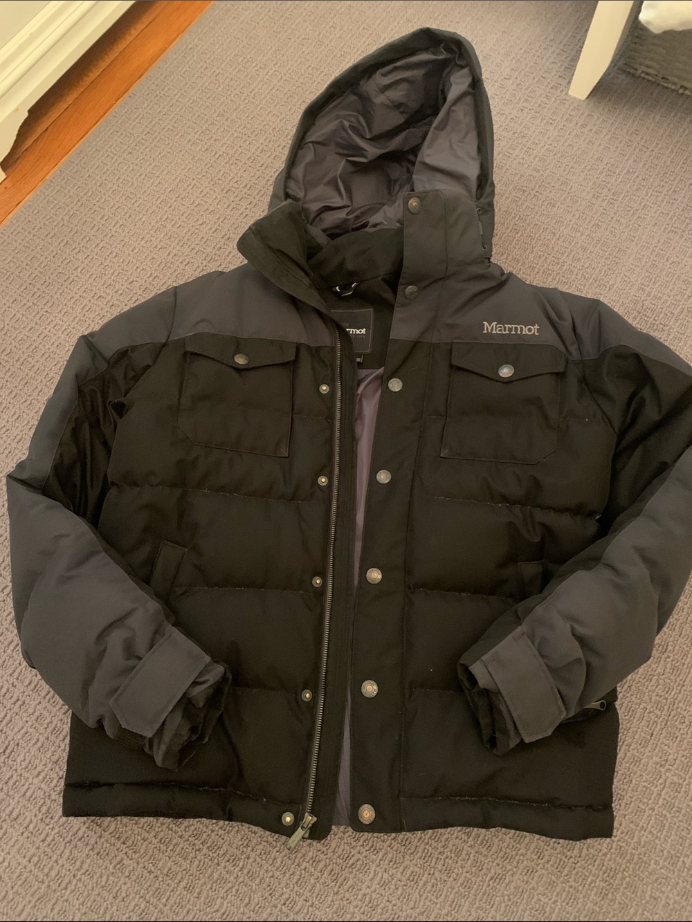 Men’s winter jacket- very warm - excellent condition- removable hood!